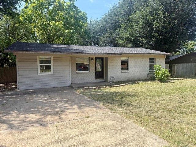 House for sale in Henderson, Texas