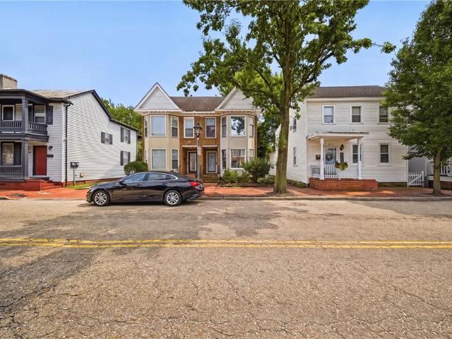 Townhouse for sale in Downtown, Portsmouth