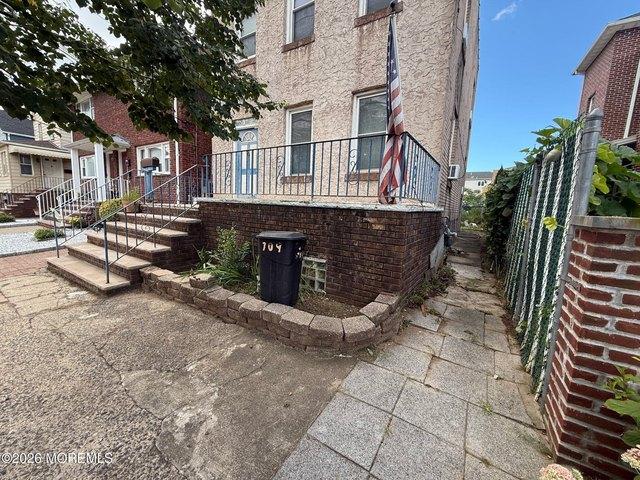House for sale in Lyndhurst, New Jersey