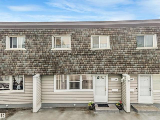 Townhouse for sale in Wedgewood, Alberta