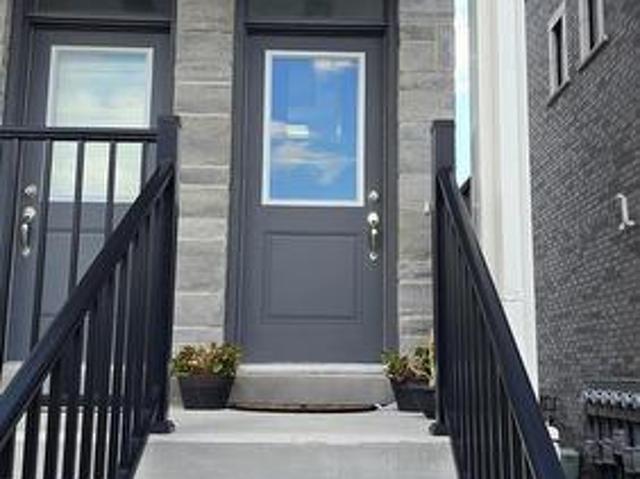 Townhouse for rent in Ancaster, Ontario