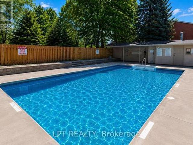 Townhouse for sale in Guelph, Ontario
