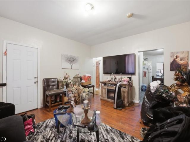 House for sale in Liberty Square, Elizabeth