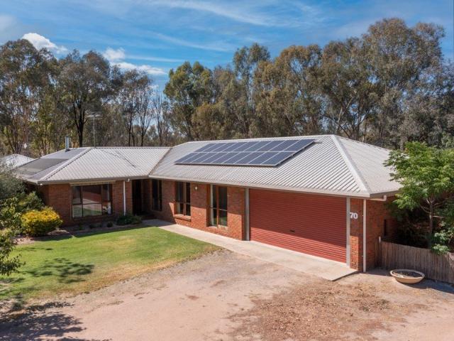Cottage for sale in Springhurst, Victoria