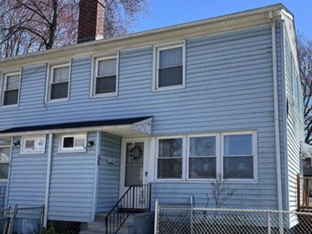 Townhouse for sale in Stratford, Connecticut