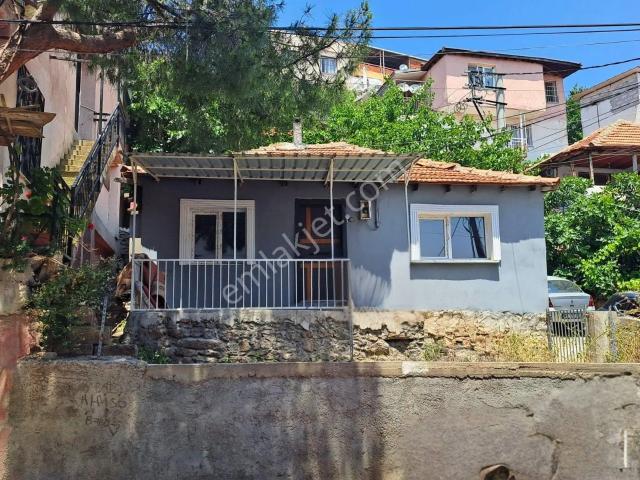 Cengizhan Mahallesi, Bayraklı içerisinde satılık Villa