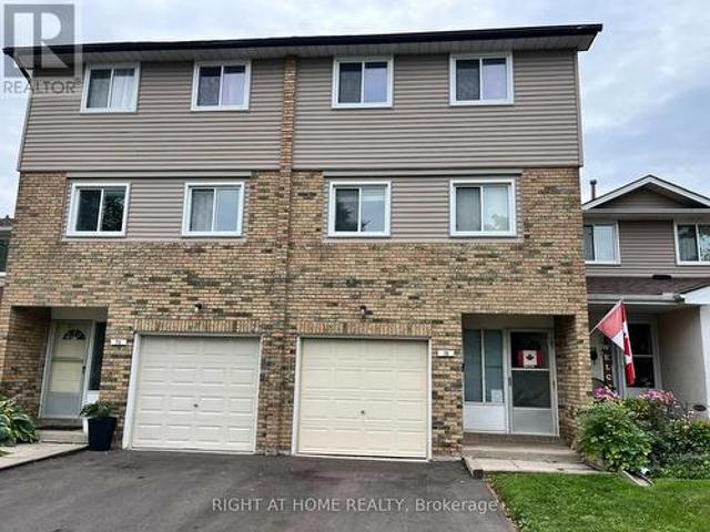Townhouse for sale in Georgina, Ontario