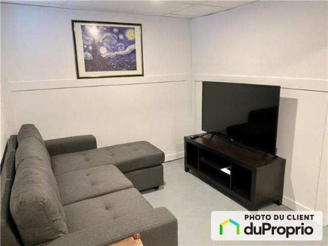 House for rent in Saint-Étienne-de-Bolton, Estrie