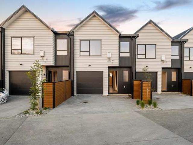 Townhouse for sale in Milldale, Rodney