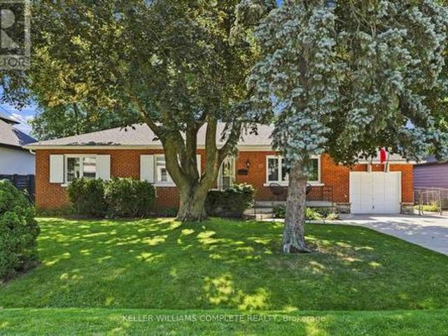 House for sale in Ancaster, Ontario