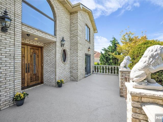 House for sale in Cedar Grove, New Jersey