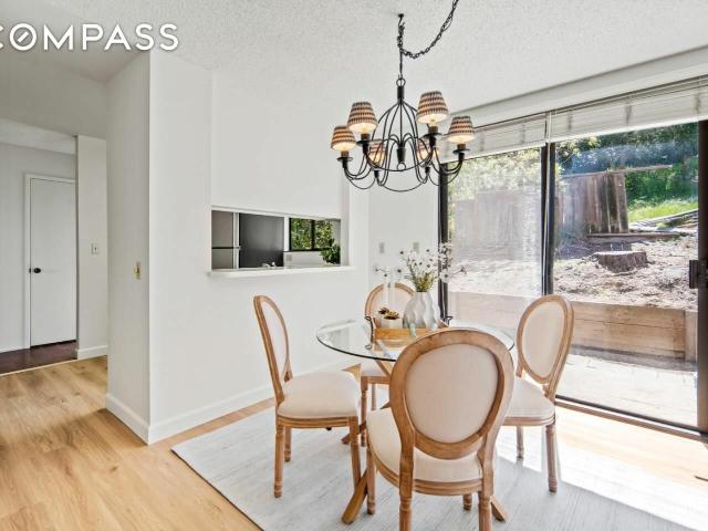 Townhouse for sale in Monterey