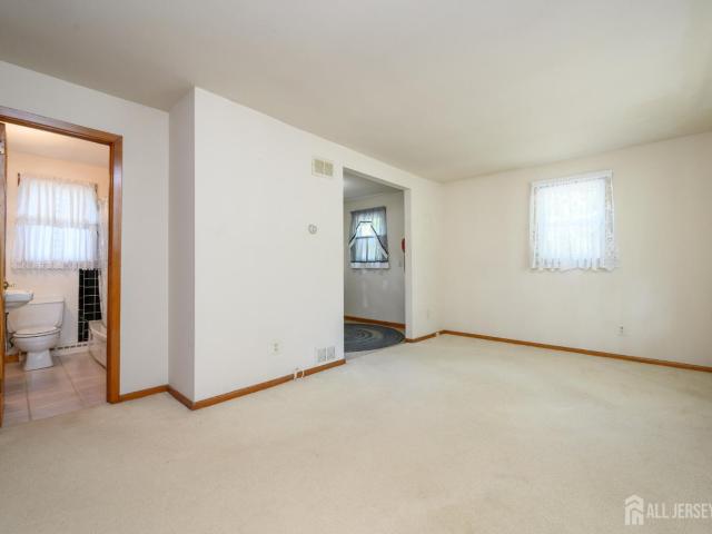 House for sale in Cliffwood, New Jersey