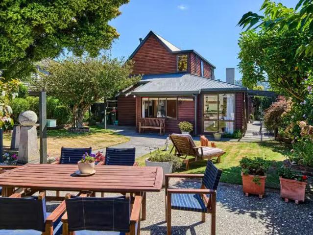 House for sale in Days Bay, Wellington