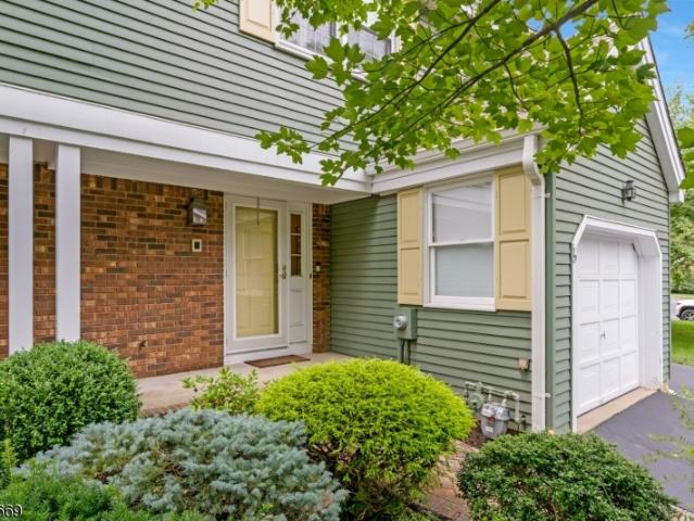 Townhouse for sale in Liberty Greens, Morris Township