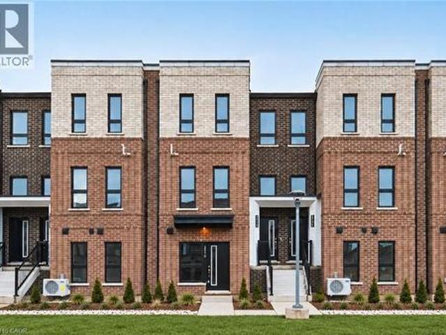 Townhouse for rent in Ancaster, Ontario