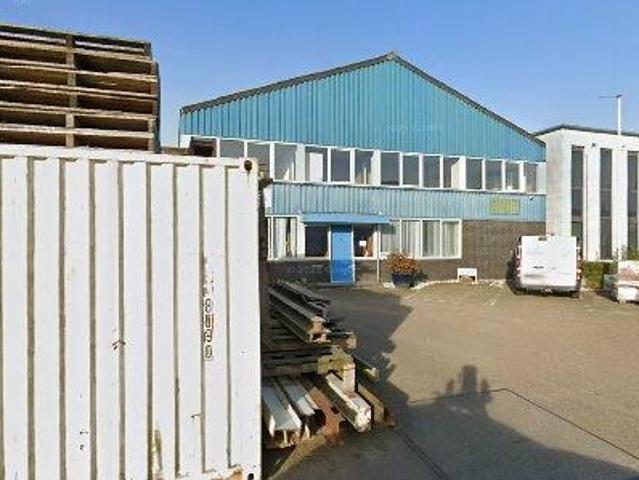 Bedrijfspand te koop in 's-gravendeel, Zuid Holland