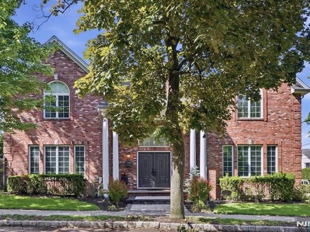 House for sale in Fort Lee, New Jersey
