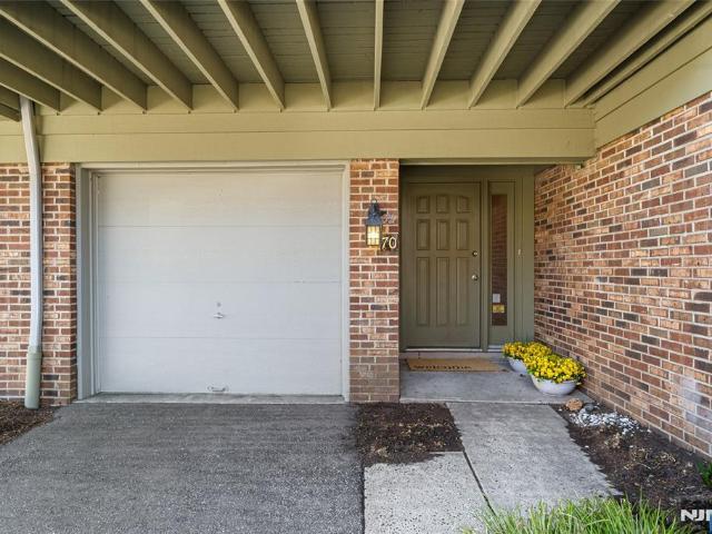Townhouse for sale in Leonia