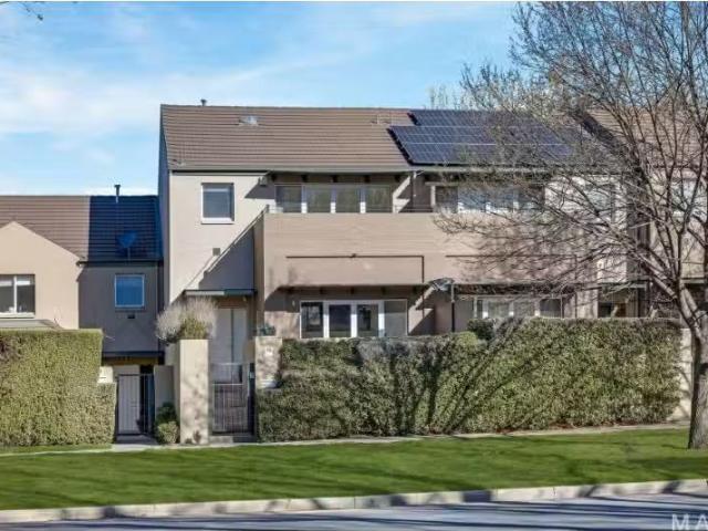 Condo for rent in O'connor, Australian Capital Territory