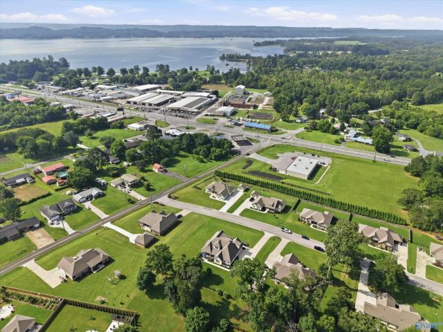 House for sale in Guntersville, Alabama