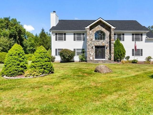 House for sale in Baldwin Place, New York