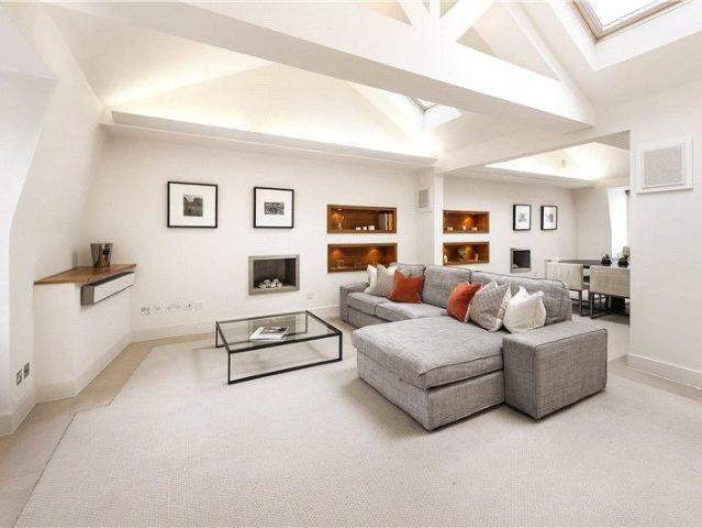 Apartment for rent in The Boltons, Greater London