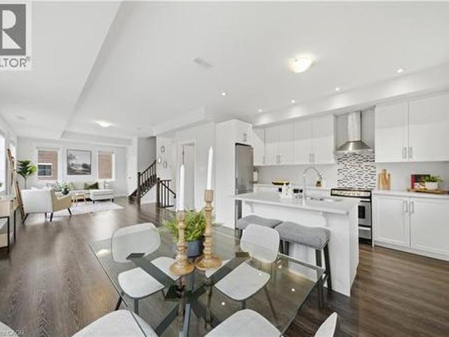 Townhouse for sale in Burlington, Ontario