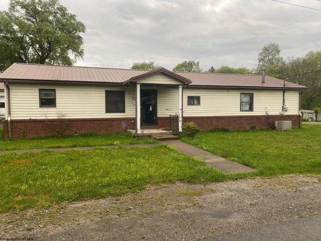House for sale in Elkins, West Virginia