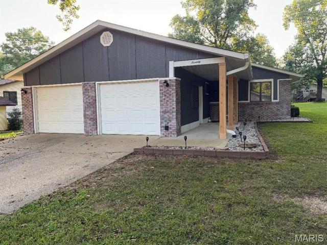 House for sale in Glen Carbon, Illinois