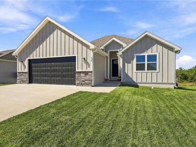 House for sale in Warrensburg, Johnson County