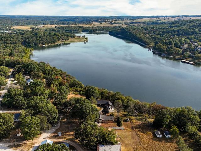 House for sale in Stone, Missouri