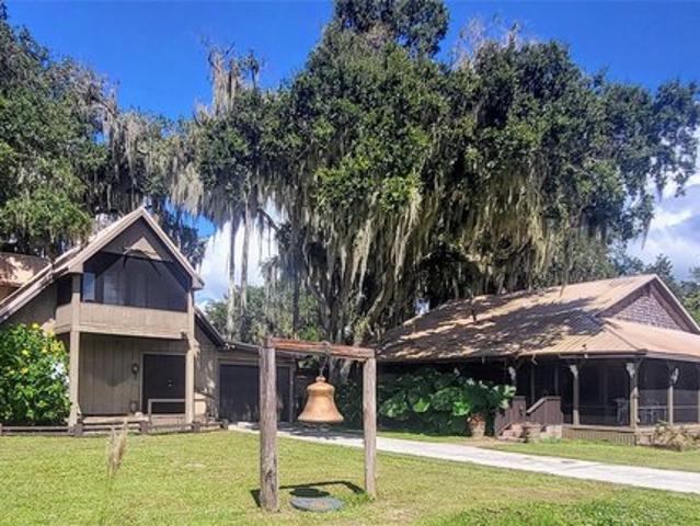 House for sale in Lorida, Florida
