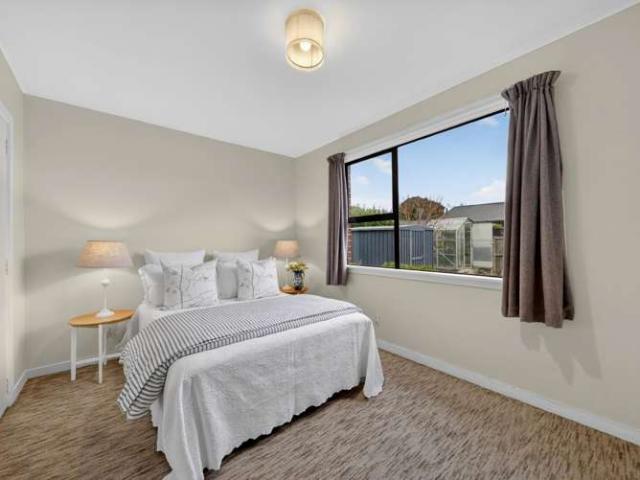 House for sale in Chaslands, Canterbury