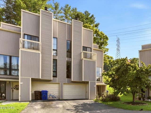 Condo for sale in Valley Forge Apartments, Oak Ridge
