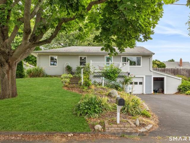 House for sale in Waterford, Connecticut