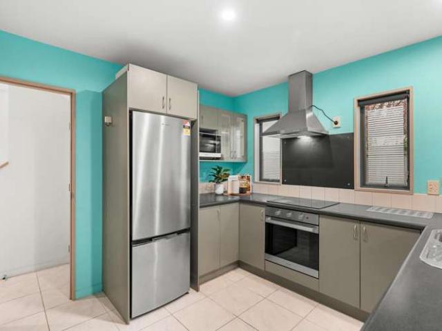 House for sale in Chaslands, Canterbury