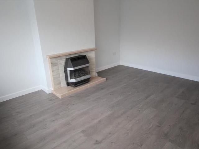 House for rent in Row Town, Surrey