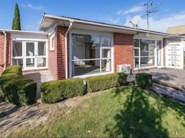Townhouse for rent in Saint Albans, Canterbury