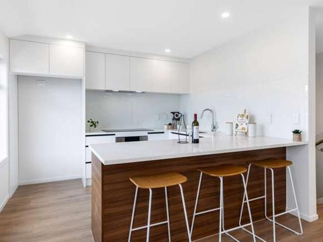 Townhouse for rent in New Lynn