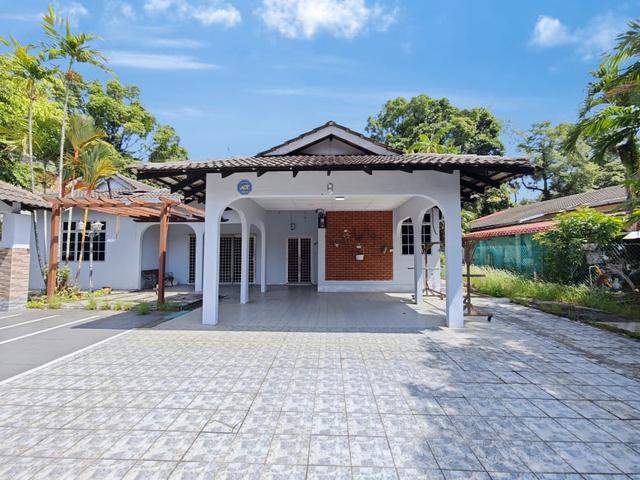 Bungalow for sale in Kuantan, Pahang