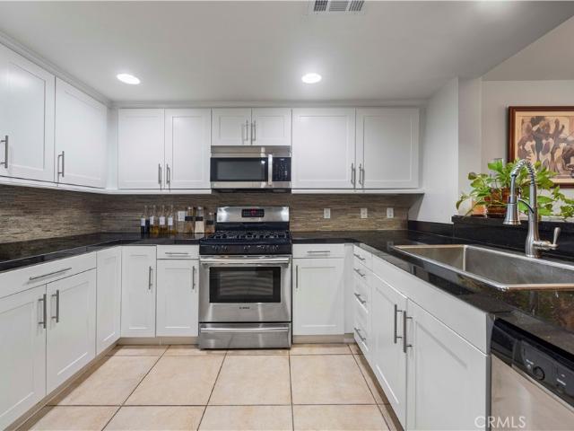 Condo for sale in Los Angeles, Los Angeles County