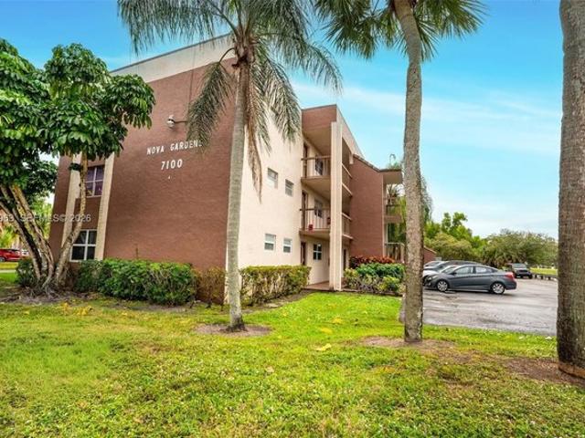 Condo for sale in Davie, Florida
