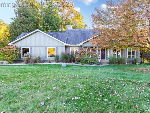 House for sale in Deer Lake Farms, Independence Charter Township