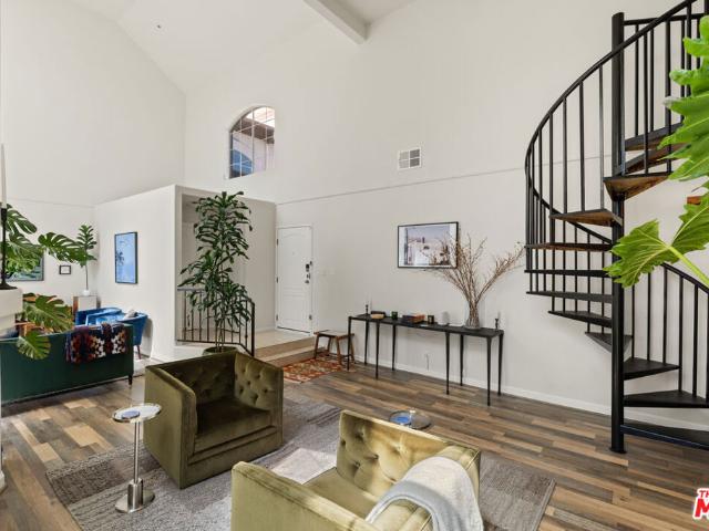 Condo for sale in Los Angeles, Los Angeles County
