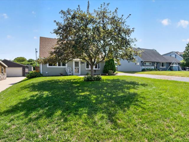House for sale in Greenfield Park, Wisconsin