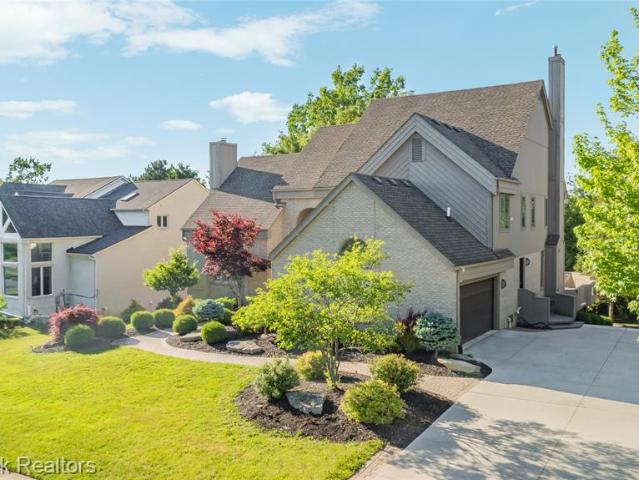 House for sale in West Bloomfield, Michigan