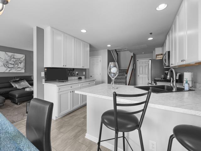 Townhouse for sale in Fox Lake, McHenry County