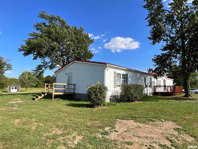 House for sale in Kinmundy, Illinois