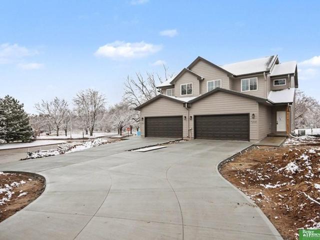 Townhouse for sale in Omaha, Douglas County